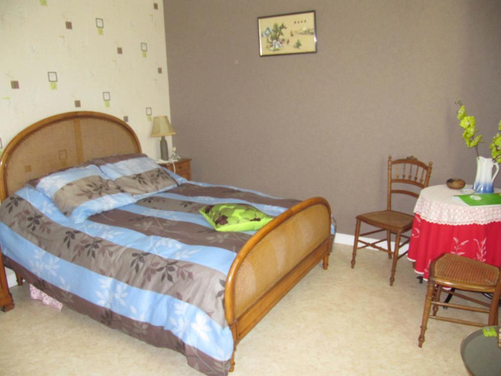 Chambres D'Hotes La Pinderie Val-Couesnon Стая снимка